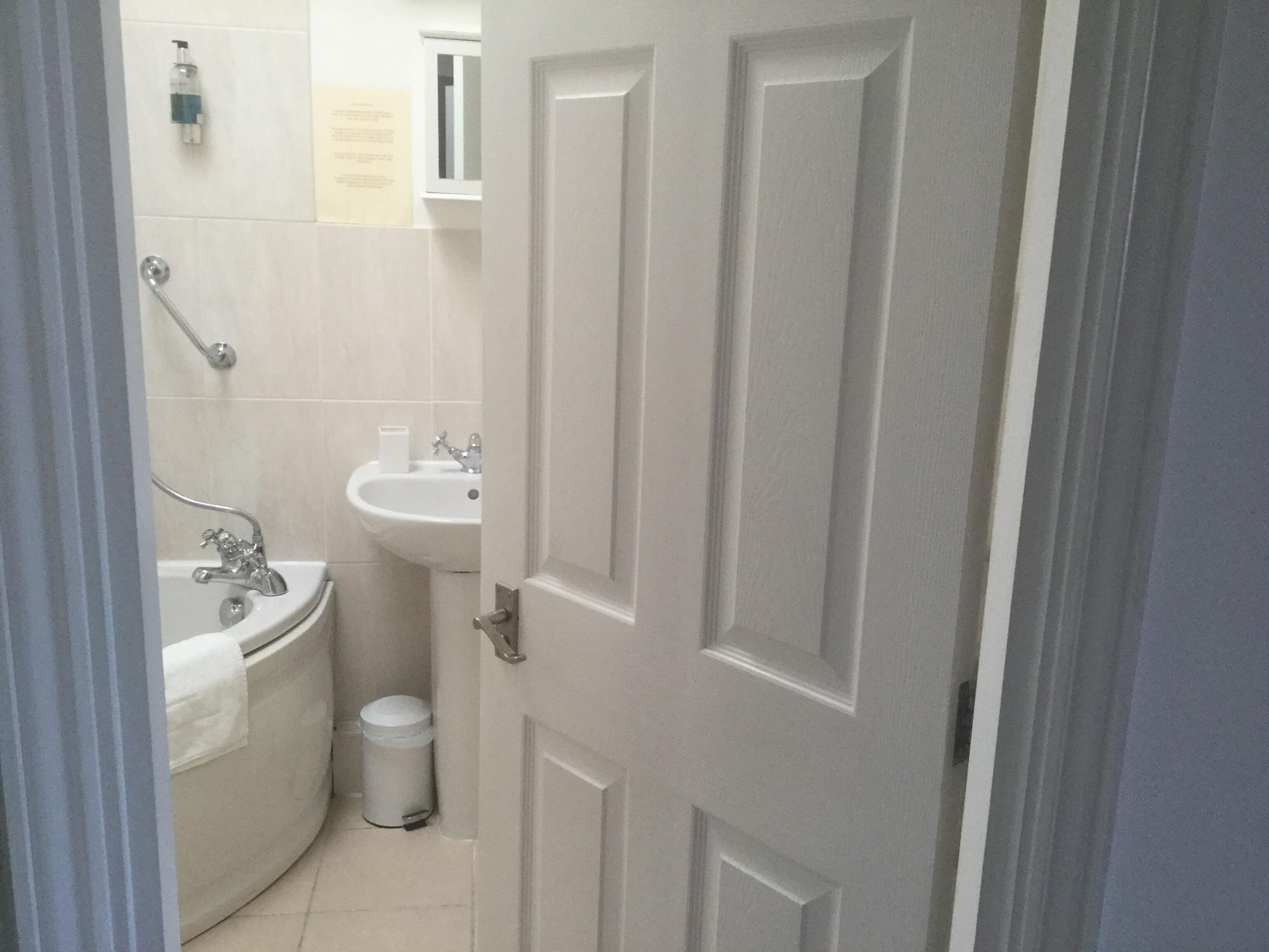 The Aldwick Hotel Bognor Regis Bagian luar foto